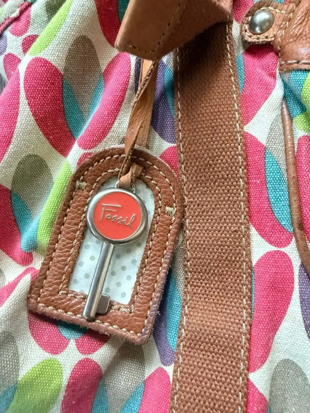 Vintage Y2K Fossil Key-Per Canvas and Leather Multi-Color Patterned Weekender Ba - Picture 2 of 6
